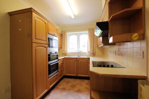 Kitchen/Breakfast Room- click for photo gallery